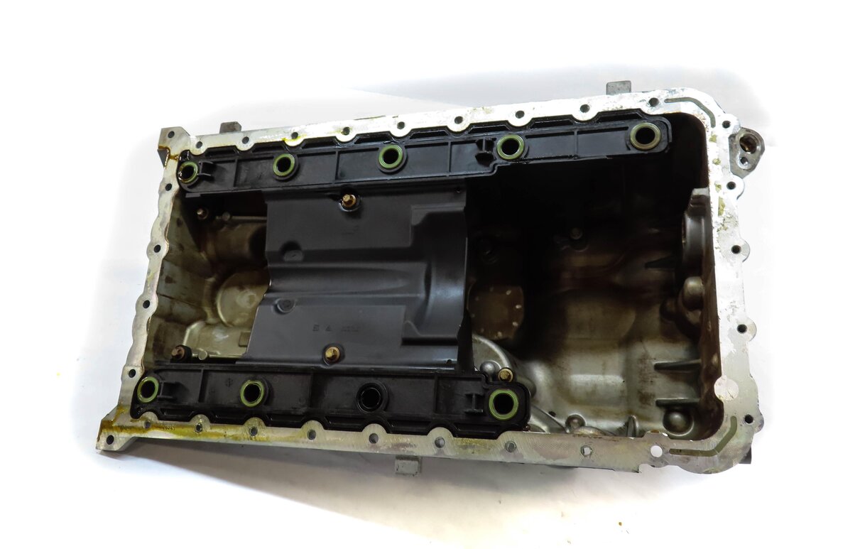 Thumbnail 5: 2003-2006 PORSCHE CAYENNE (955) 4.5L V8 ENGINE - OIL PAN (NON TURBO)