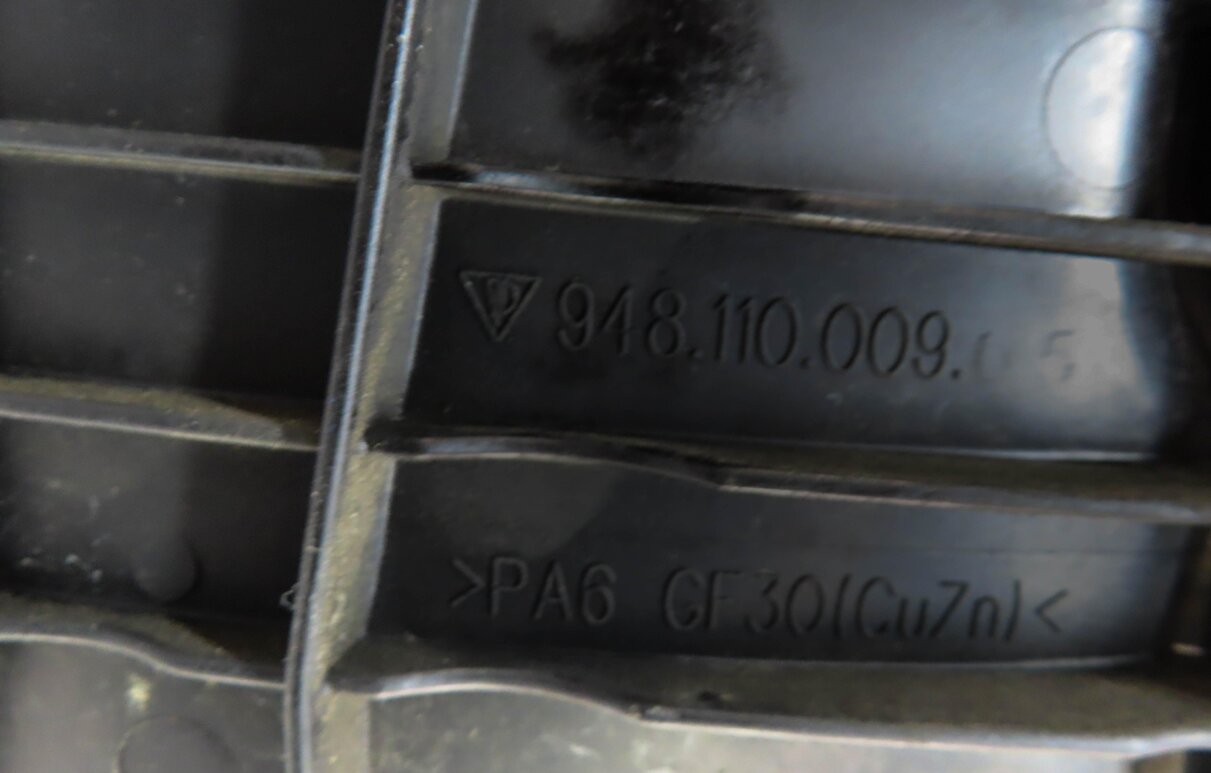 Thumbnail 6: 2003-2006 PORSCHE CAYENNE (955) 4.5L M48 V8 ENGINE - INTAKE MANIFOLD