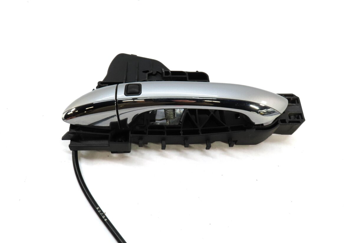 Thumbnail 3: 2009 MERCEDES GL450 (X164) LEFT REAR EXTERIOR DOOR HANDLE (IRIDIUM SILVER)