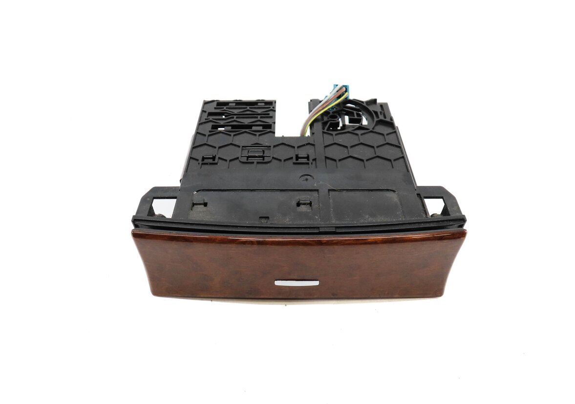 Thumbnail 2: 2009 MERCEDES GL450 (X164) FRONT DASH ASHTRAY w/ 12V SOCKET & FINELINE WOOD TRIM