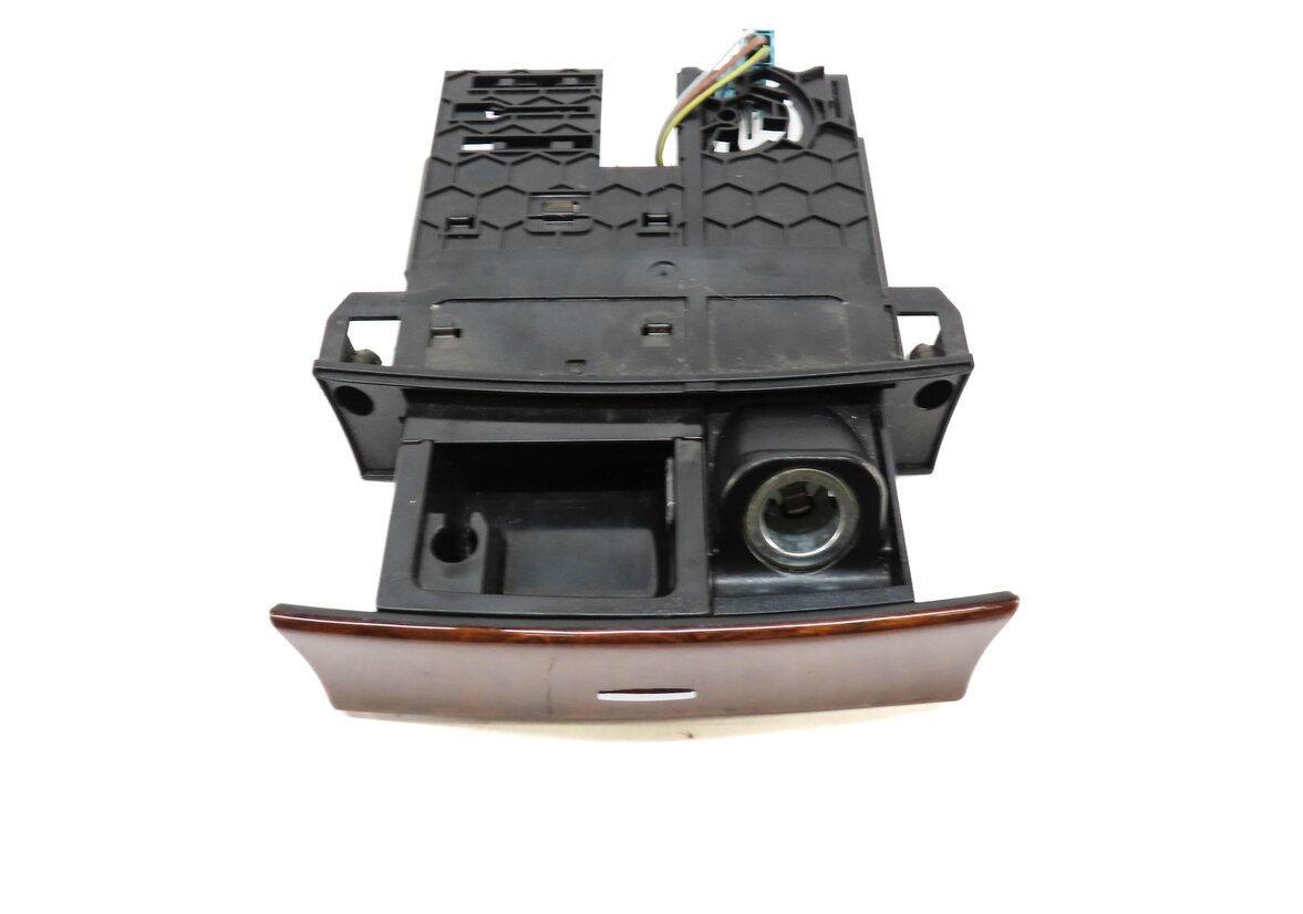 Thumbnail 3: 2009 MERCEDES GL450 (X164) FRONT DASH ASHTRAY w/ 12V SOCKET & FINELINE WOOD TRIM