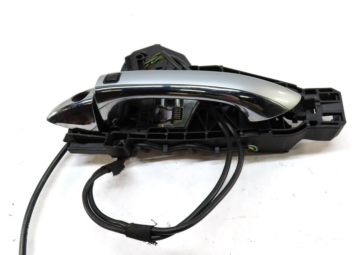 Thumbnail 3: 2009 MERCEDES GL450 (X164) FRONT LEFT DRIVER DOOR HANDLE (IRIDIUM SILVER 775U)