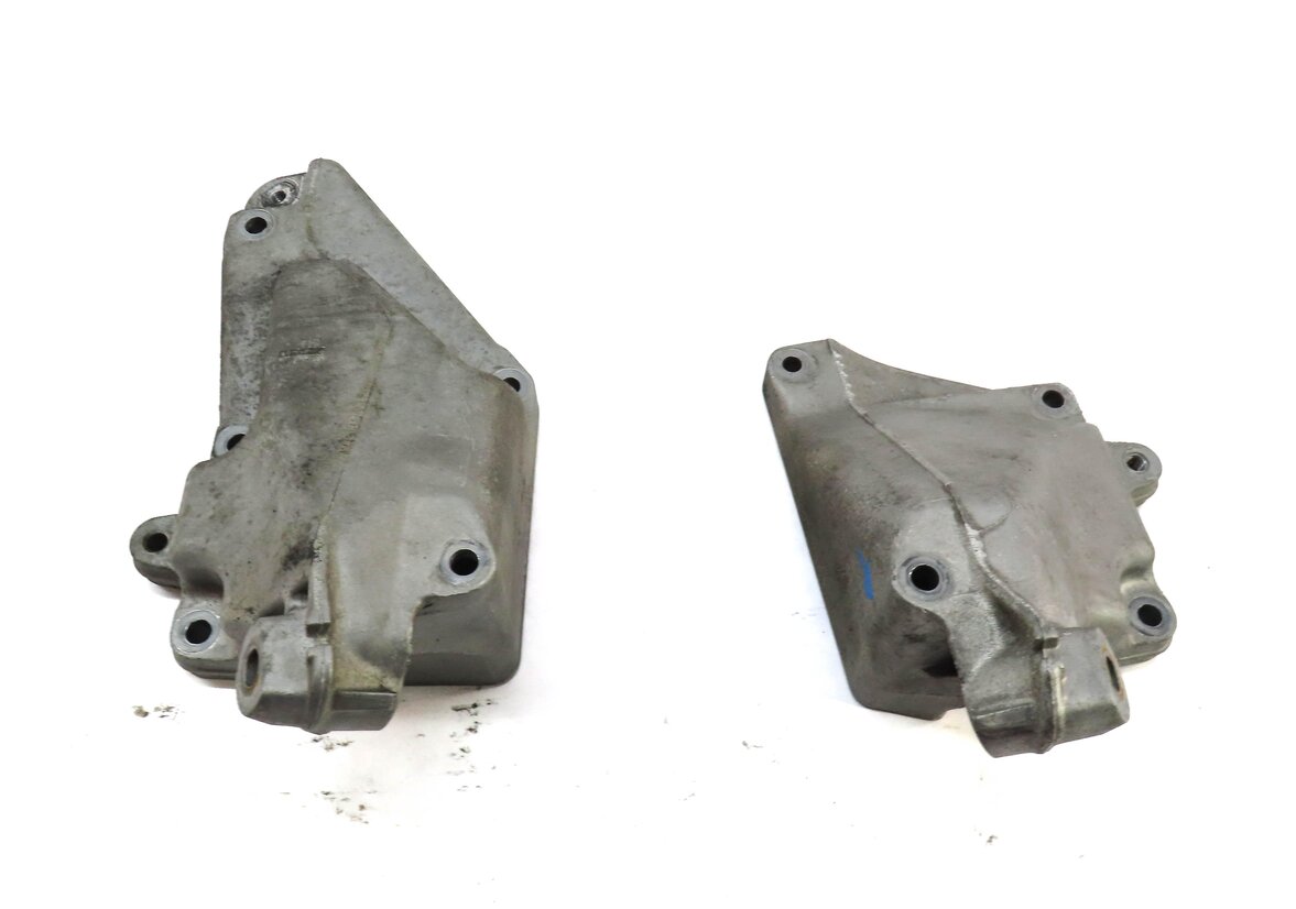 Thumbnail 2: 2009 MERCEDES GL450 X164 4.6L (273.923) ENGINE LEFT & RIGHT MOTOR MOUNT BRACKET