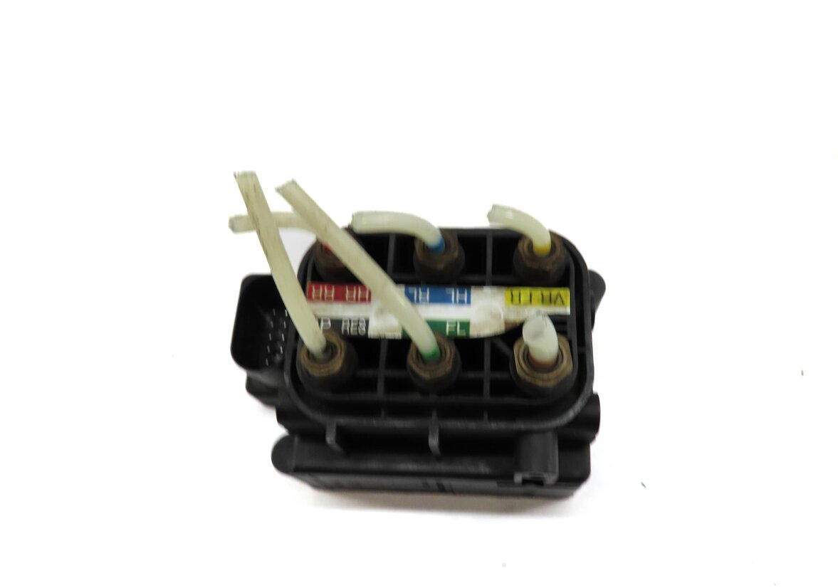Thumbnail 3: 2009 MERCEDES GL450 (X164) AIR SUSPENSION AIR TRANSFER VALVE BLOCK 2513200058