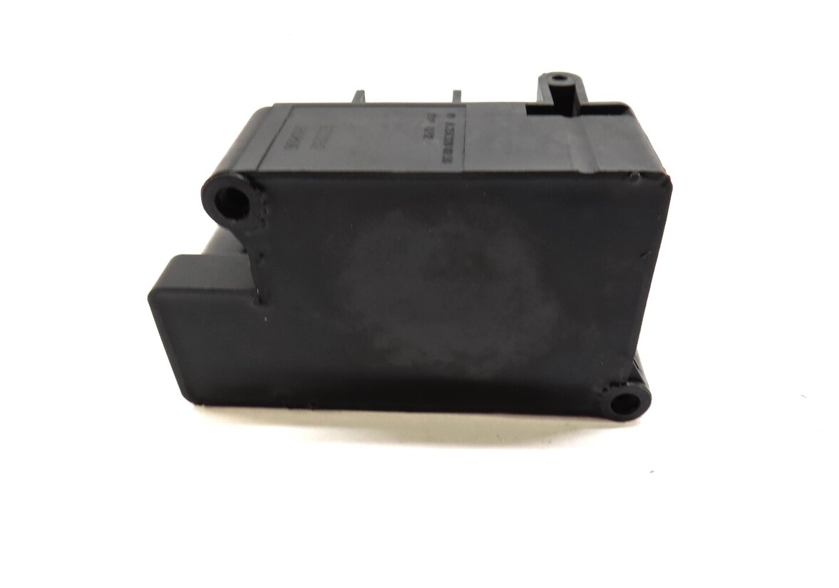 Thumbnail 4: 2009 MERCEDES GL450 (X164) AIR SUSPENSION AIR TRANSFER VALVE BLOCK 2513200058