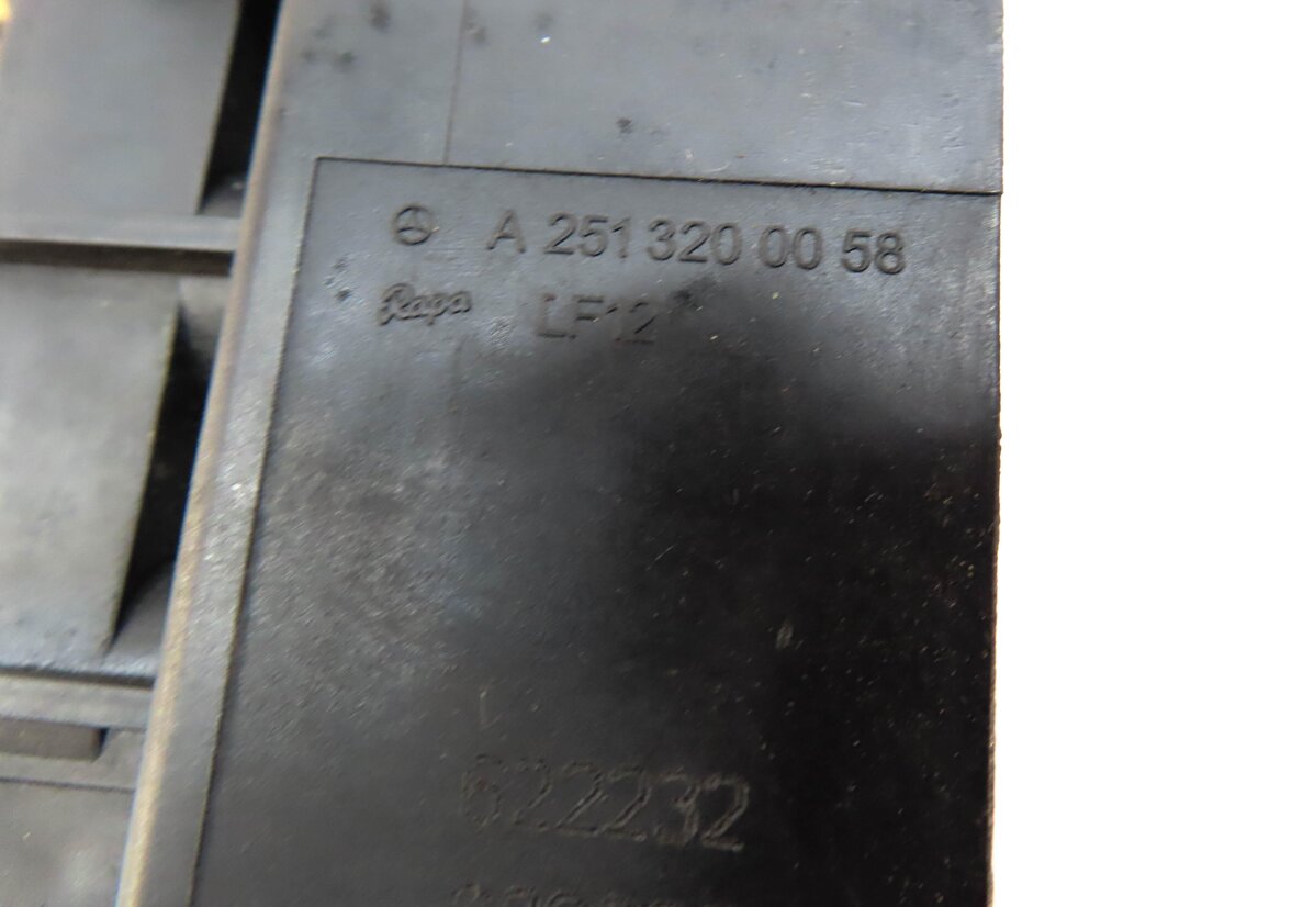 Thumbnail 5: 2009 MERCEDES GL450 (X164) AIR SUSPENSION AIR TRANSFER VALVE BLOCK 2513200058