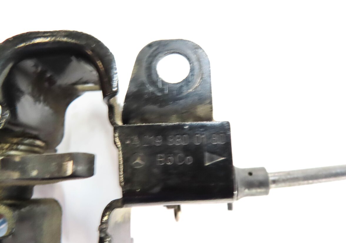 Thumbnail 9: 2009 MERCEDES GL450 (X164) LOWER HOOD LEFT & RIGHT HOOD LATCH SET 2 w/ CABLE
