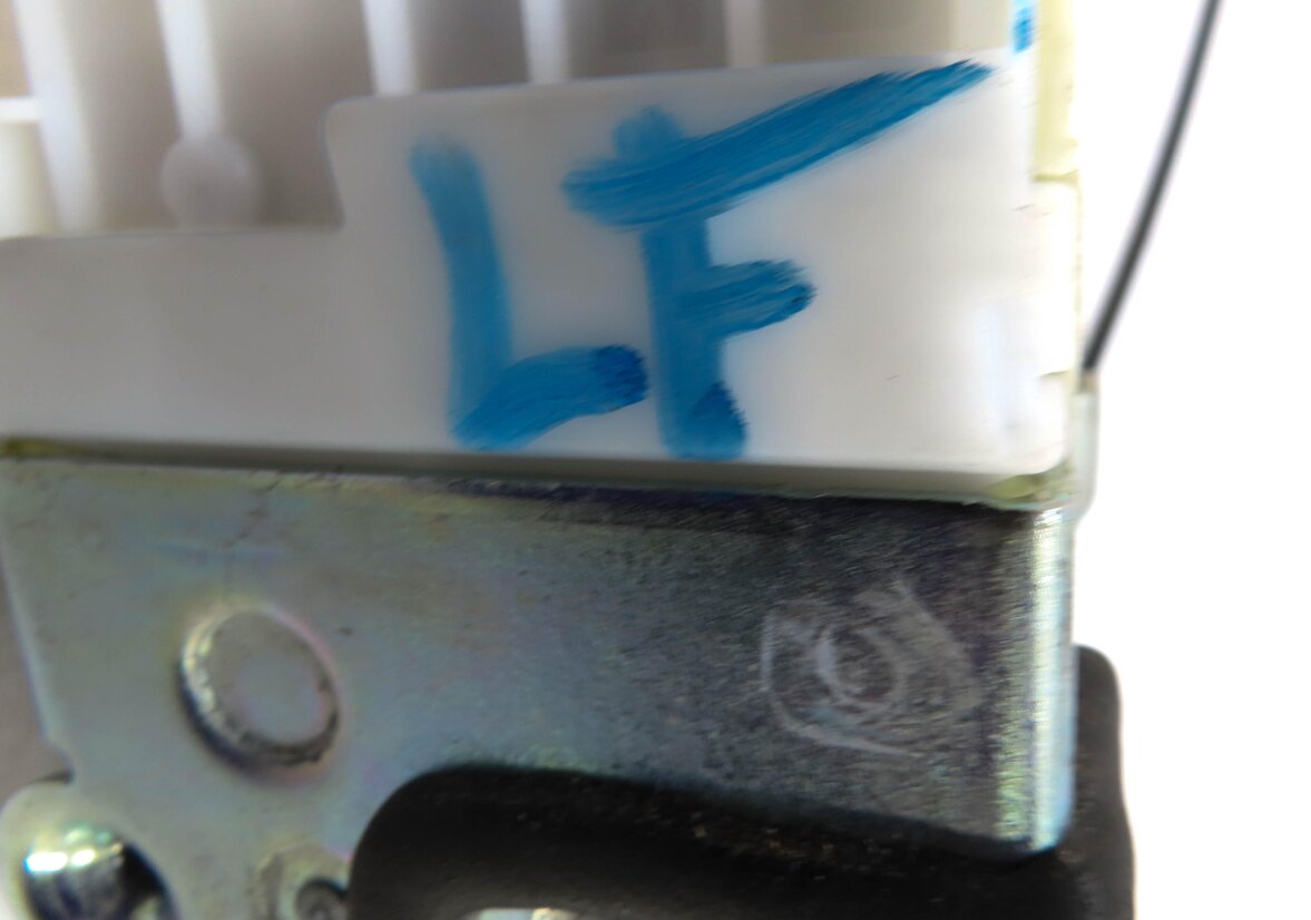 Thumbnail 5: 2007-2012 MERCEDES GL ML (W164 X164) LEFT FRONT DRIVER KEYLESS GO DOOR LATCH