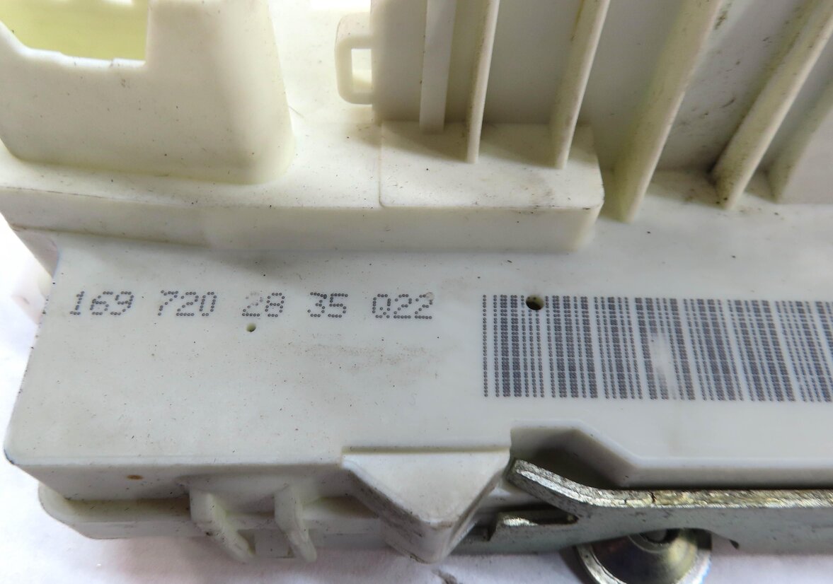 Thumbnail 6: 06-12 MERCEDES GL ML CLASS (X164 W164) RIGHT FRONT PASSENGER DOOR LATCH