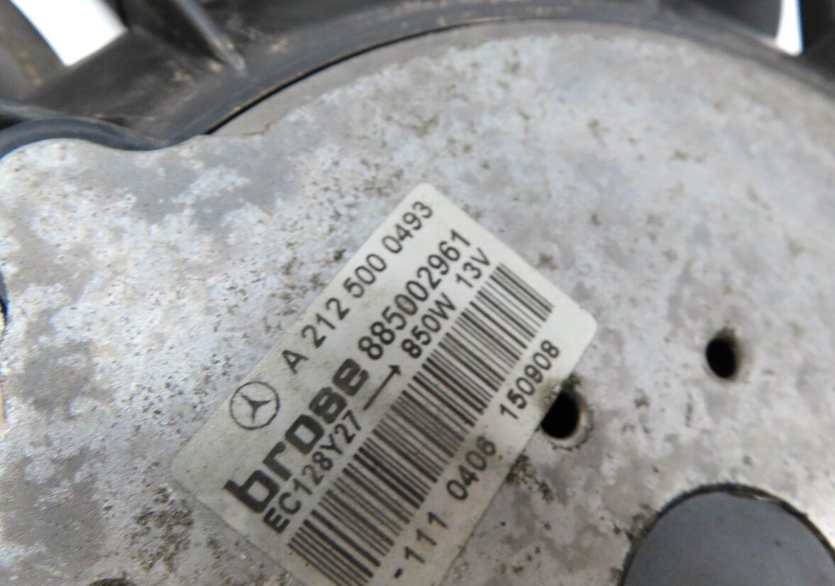 Thumbnail 6: 2007-2012 MERCEDES GL ML R CLASS (X164 W164 W251) RADIATOR COOLING FAN w/ SHROUD
