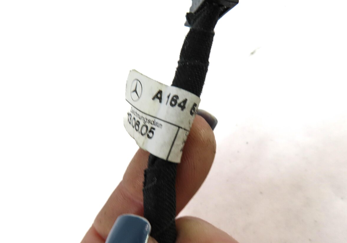 Thumbnail 4: 2009 MERCEDES GL450 X164 REAR PARK DISTANCE PDC SENSOR SET 3 w/ HARNESS (SILVER)