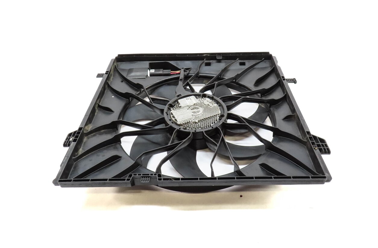 Thumbnail 4: 13-19 MERCEDES GL GLE GLS ML (W166 X166) 600w RADIATOR COOLING FAN (TOW PACKAGE)