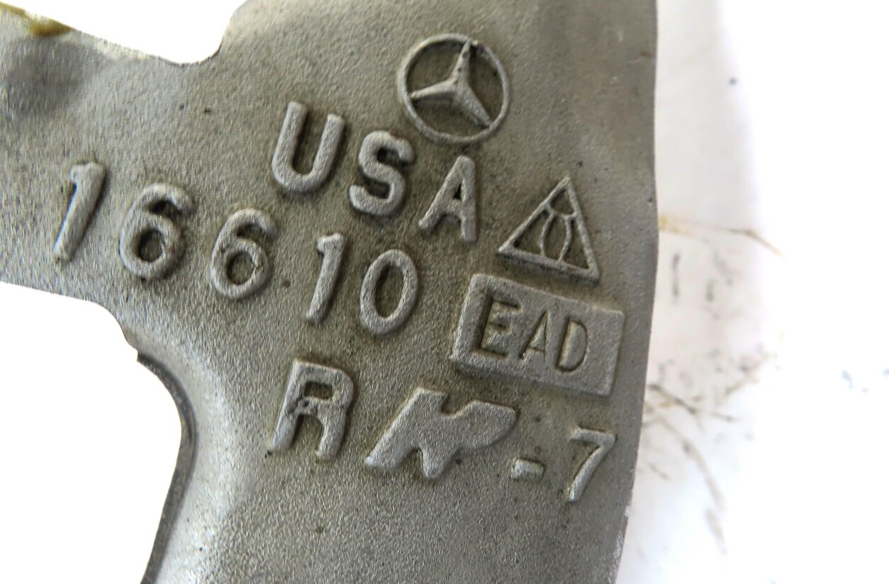 Thumbnail 7: 12-19 MERCEDES GL GLE GLS ML (W166 X166) FRONT RIGHT PASSENGER SPINDLE KNUCKLE