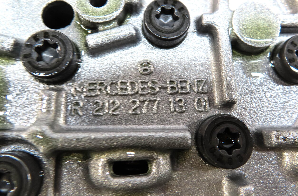 Thumbnail 6: MERCEDES 2014 ML350 / 2016 GLE350 (W166) AWD 722.9 TRANSMISSION VALVE BODY BLOCK