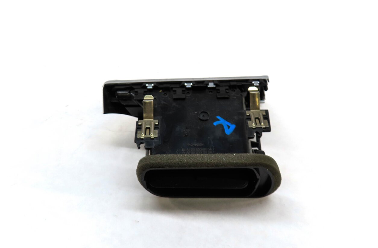 Thumbnail 3: 2014 MERCEDES ML350 (W166) FRONT RIGHT PASSENGER OUTER DASH HEATER A/C AIR VENT