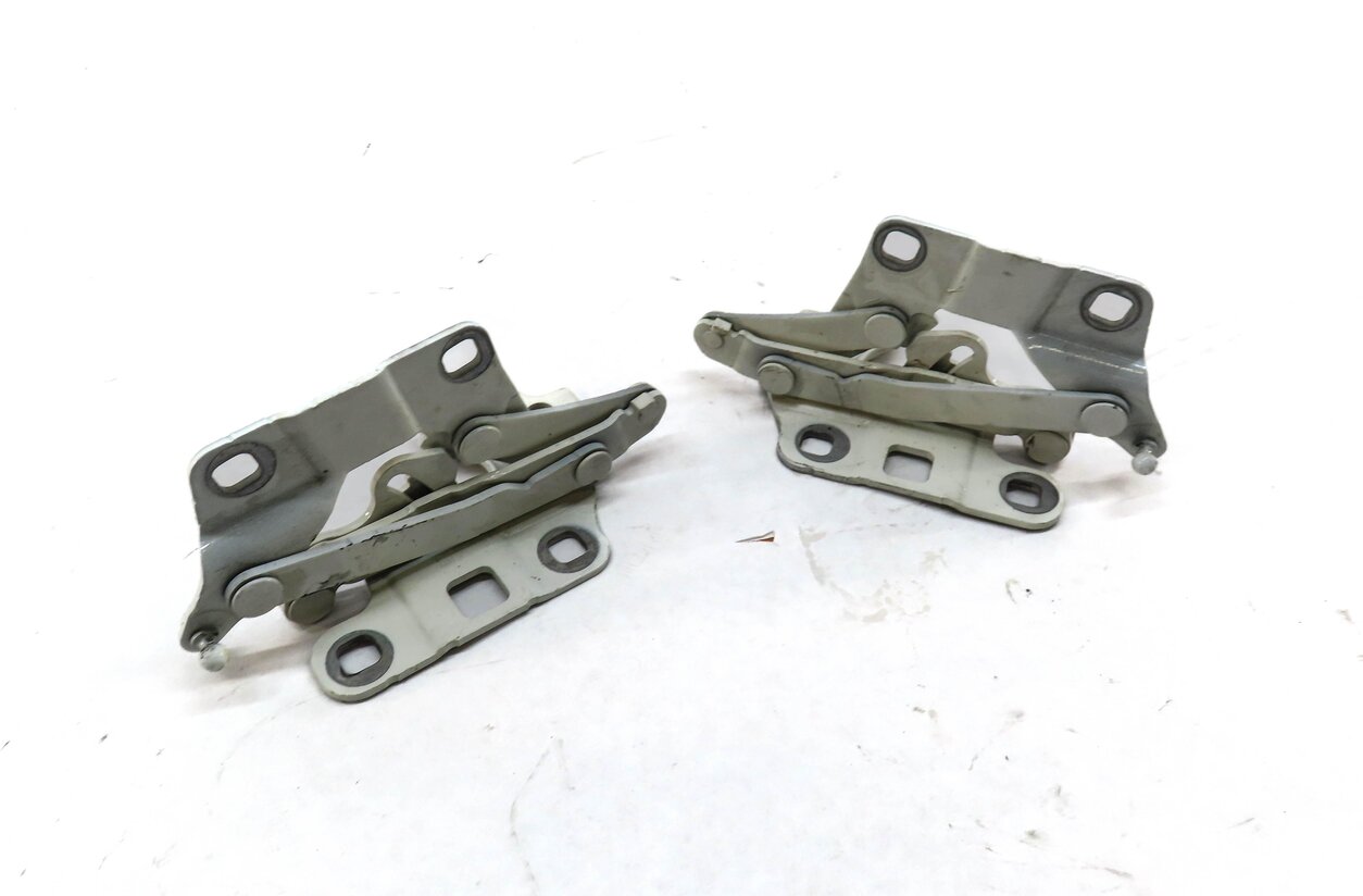 Thumbnail 1: 12-19 MERCEDES GL ML CLASS (W166 X166) FRONT HOOD HINGE SET (POLAR WHITE 149U)