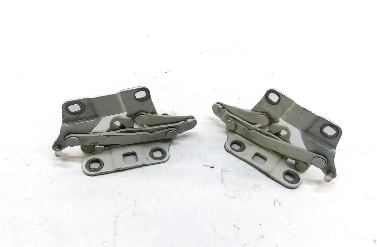 Thumbnail 2: 12-19 MERCEDES GL ML CLASS (W166 X166) FRONT HOOD HINGE SET (POLAR WHITE 149U)