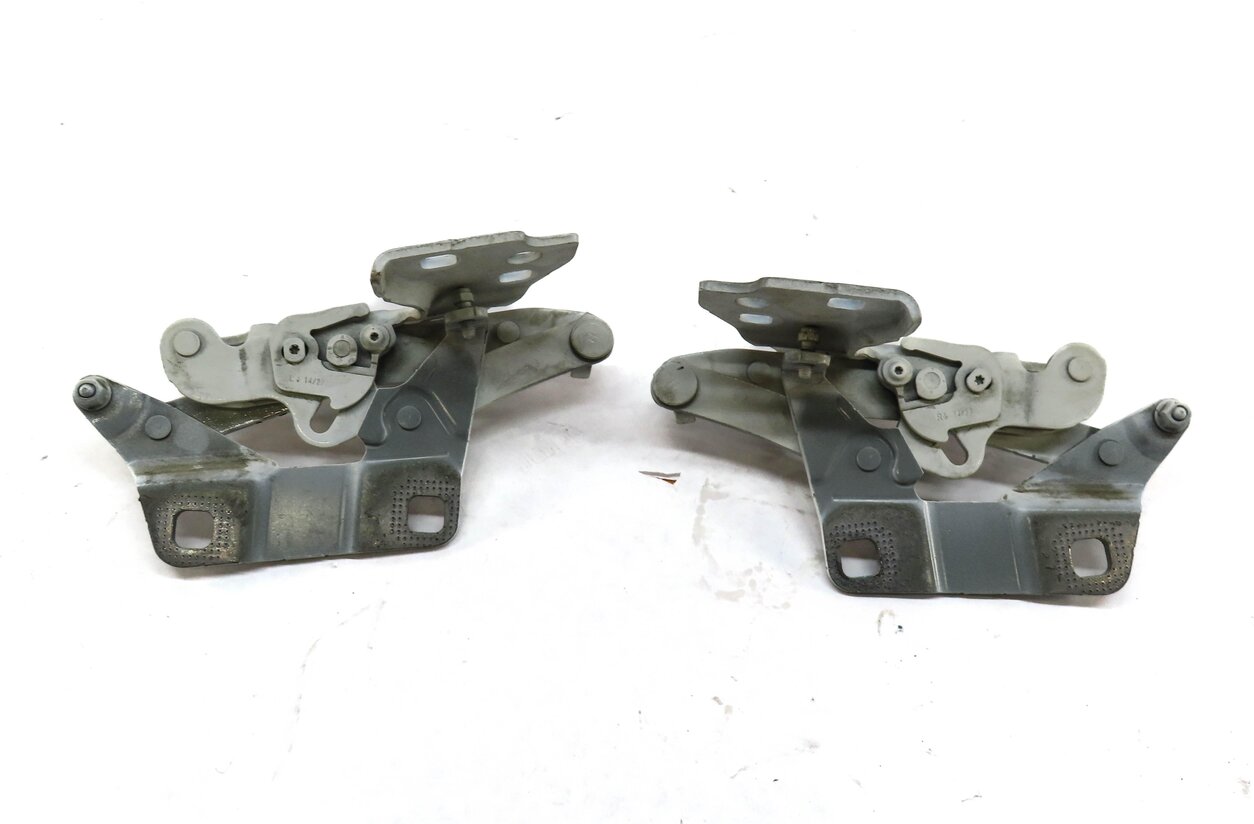Thumbnail 3: 12-19 MERCEDES GL ML CLASS (W166 X166) FRONT HOOD HINGE SET (POLAR WHITE 149U)