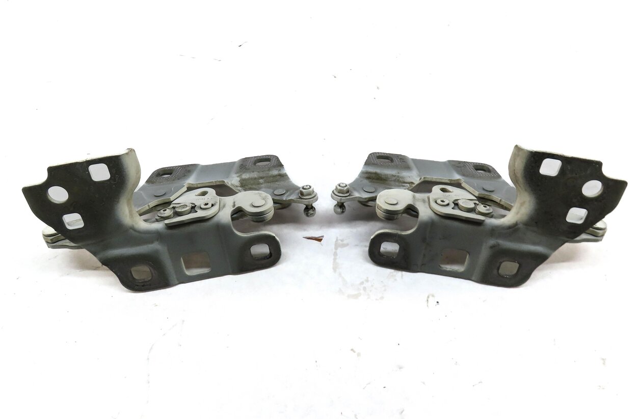 Thumbnail 4: 12-19 MERCEDES GL ML CLASS (W166 X166) FRONT HOOD HINGE SET (POLAR WHITE 149U)