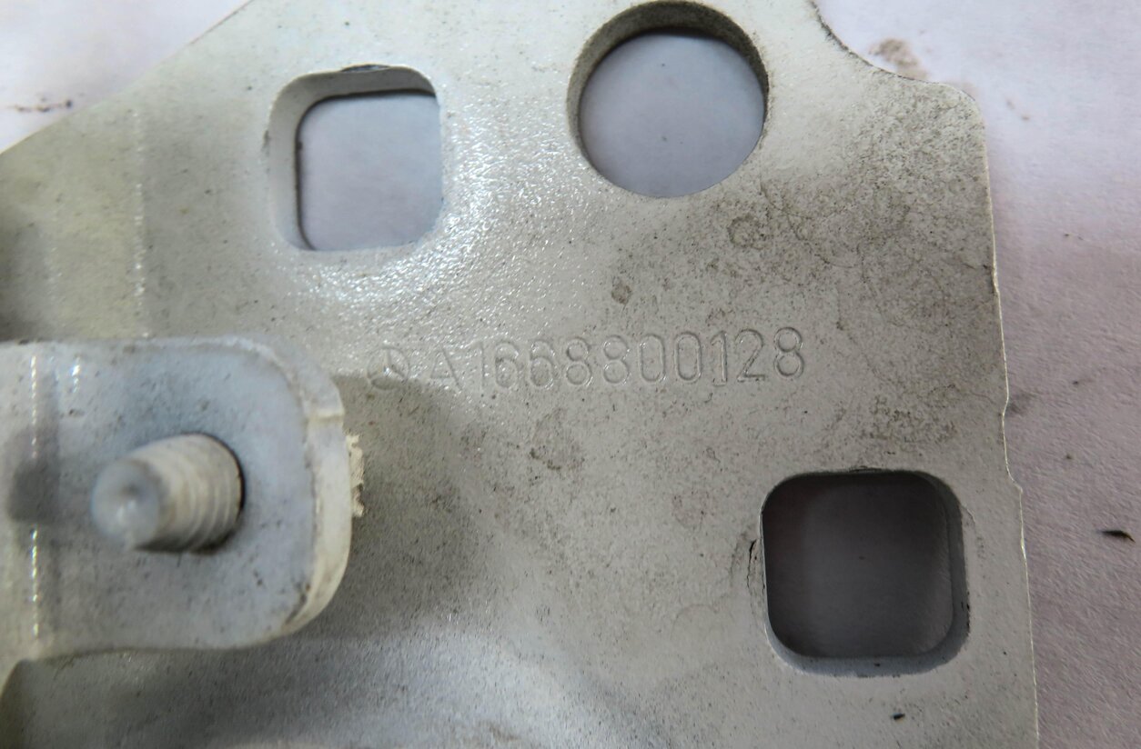 Thumbnail 6: 12-19 MERCEDES GL ML CLASS (W166 X166) FRONT HOOD HINGE SET (POLAR WHITE 149U)