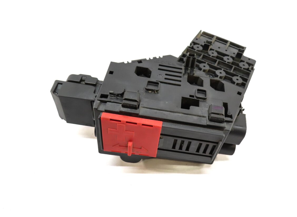Thumbnail 2: 12-16 MERCEDES GL ML (W166 X166) POSITIVE BATTERY JUMP POST TERMINAL FUSE BOX
