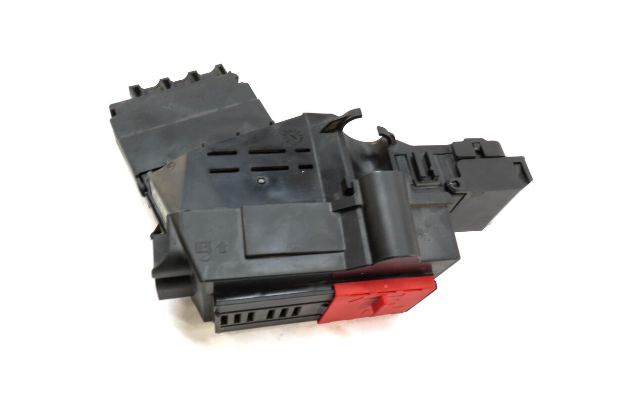Thumbnail 4: 12-16 MERCEDES GL ML (W166 X166) POSITIVE BATTERY JUMP POST TERMINAL FUSE BOX
