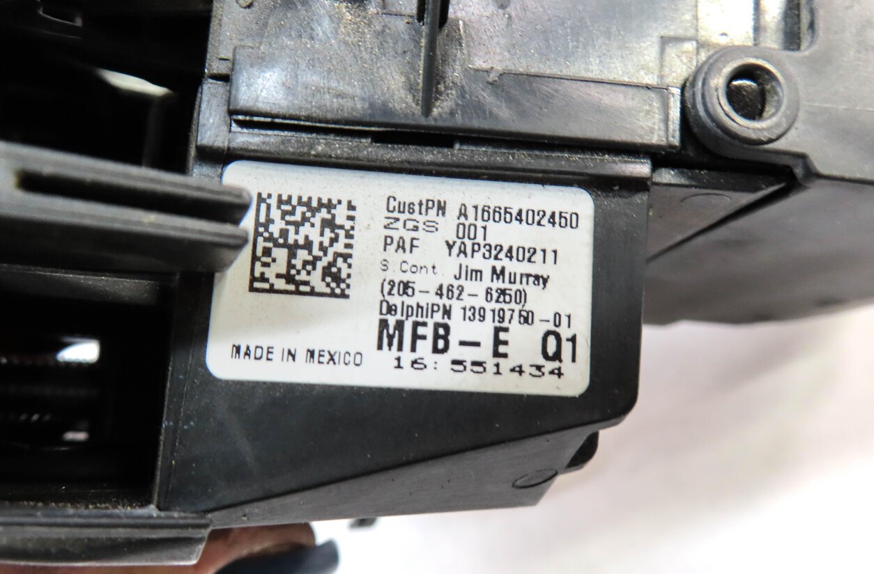 Thumbnail 5: 12-16 MERCEDES GL ML (W166 X166) POSITIVE BATTERY JUMP POST TERMINAL FUSE BOX