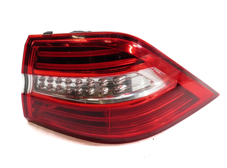 Thumbnail 3: 12-15 MERCEDES ML-CLASS (W166) REAR RIGHT PASSENGER LED TAILLIGHT BRAKE LIGHT