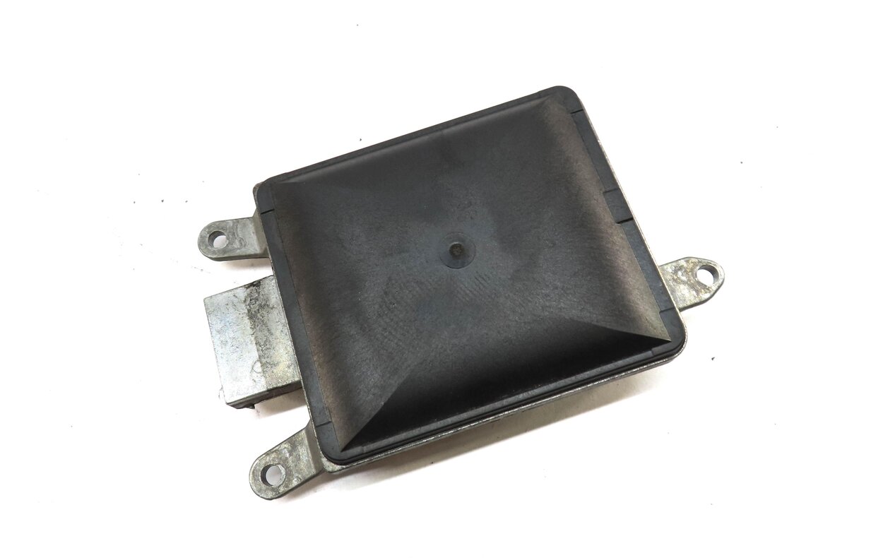 Thumbnail 1: 2013-2014 AUDI A8 S8 (D4 4H) BLIND SPOT ALERT MODULE RADAR SENSOR (MASTER)