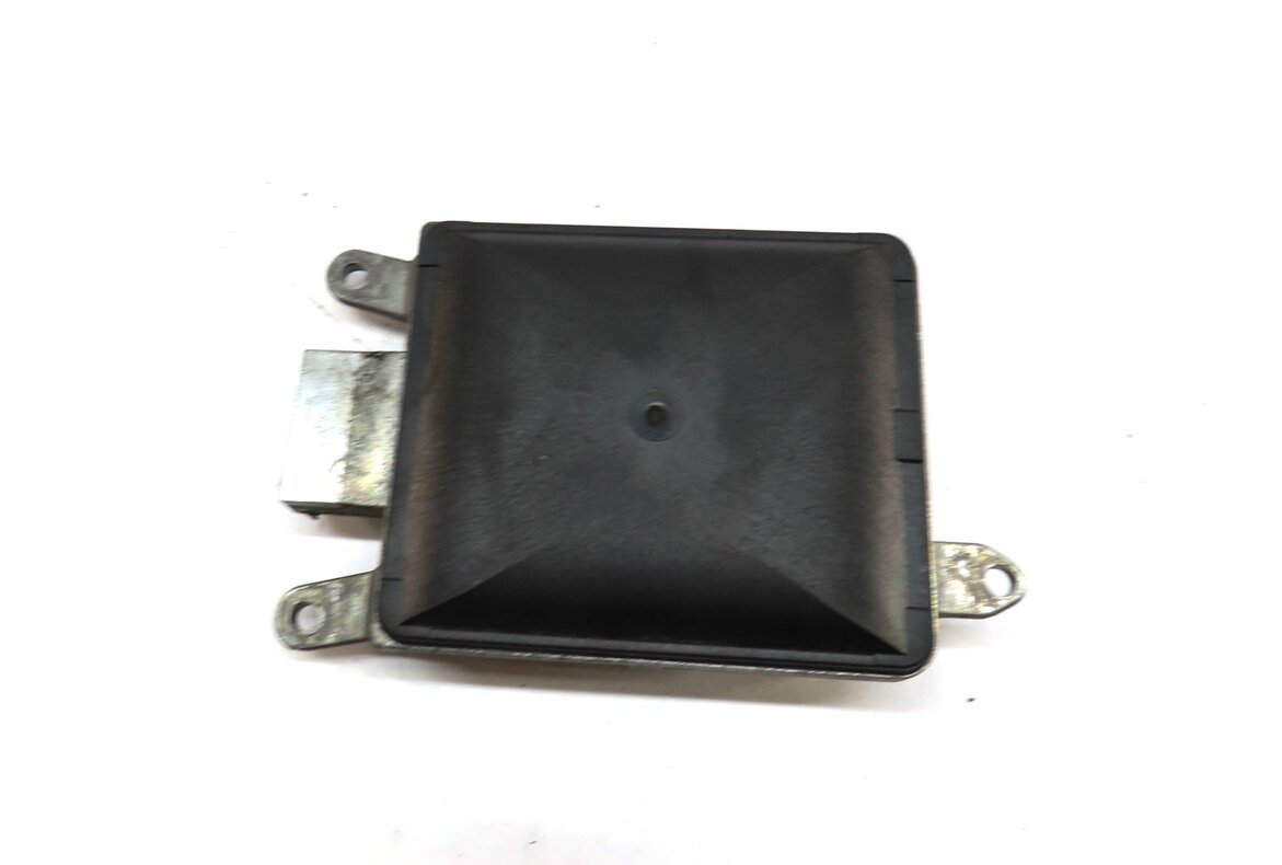 Thumbnail 2: 2013-2014 AUDI A8 S8 (D4 4H) BLIND SPOT ALERT MODULE RADAR SENSOR (MASTER)