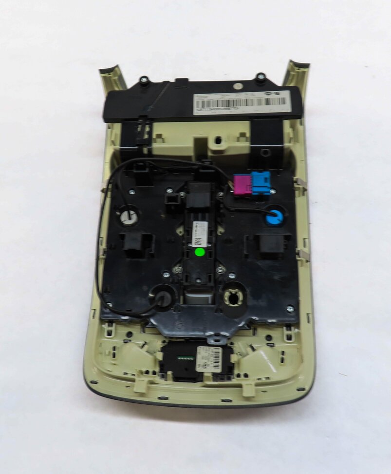 Thumbnail 5: 2014 AUDI A8 (D4 4H) FRONT DOMELIGHT INTERIOR MAP READING DOME LIGHT LAMP (GRAY)