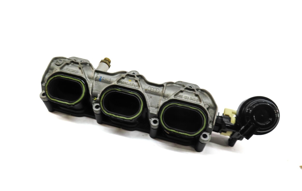 2014 AUDI A8 (D4 4H) 3.0L CTUB ENGINE RIGHT INTAKE MANIFOLD DIFFUSER w/ RAIL