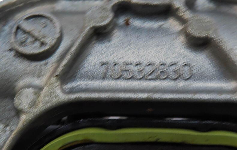Thumbnail 5: 2014 AUDI A8 (D4 4H) 3.0L CTUB ENGINE RIGHT INTAKE MANIFOLD DIFFUSER w/ RAIL
