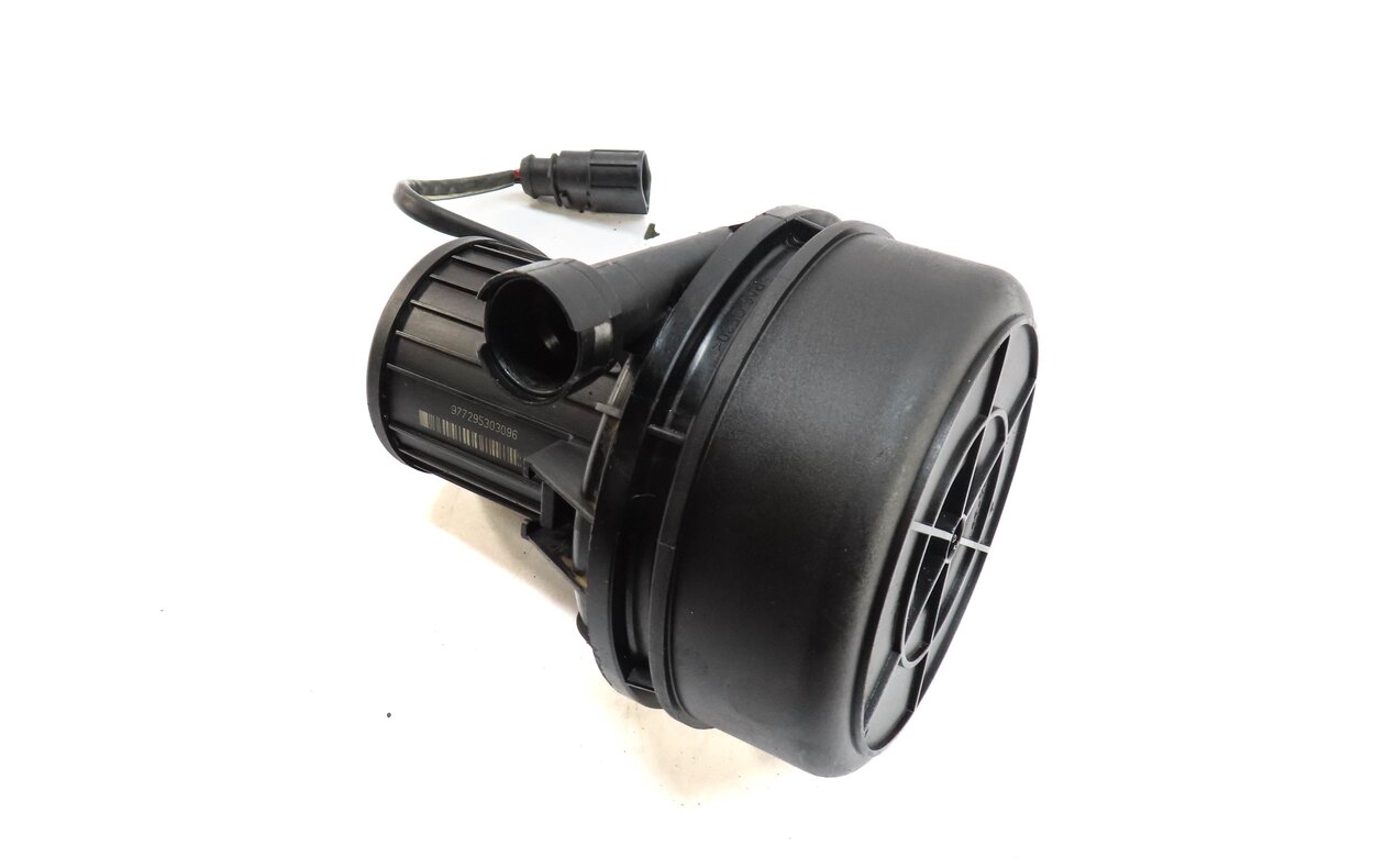 2014 AUDI A8 (D4 4H) 3.0L CTUB ENGINE SECONDARY AIR INJECTION SMOG EMISSION PUMP