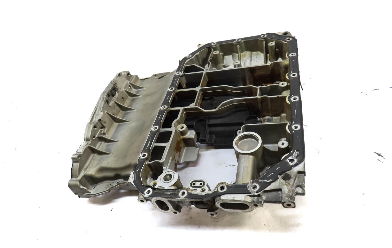 Thumbnail 4: 2014 AUDI A8 (D4 4H) 3.0L CTUB SUPERCHARGED ENGINE UPPER OIL PAN CRADLE