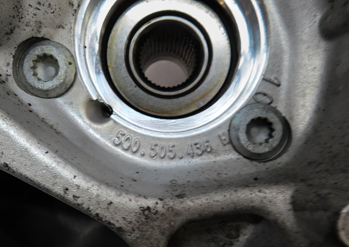 Thumbnail 5: 15-19 VW GOLF / AUDI A3 S3 RS3 (8V) AWD - RIGHT REAR SPINDLE KNUCKLE WHEEL HUB