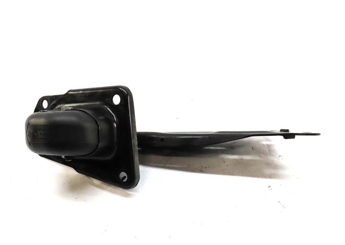 Thumbnail 3: 2015-2019 AUDI VW GOLF / A3 S3 RS3 TT (8V MK3) RIGHT PASSENGER REAR TRAILING ARM