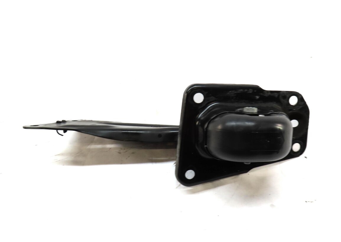 Thumbnail 3: 2015-2019 AUDI VW GOLF / A3 S3 RS3 TT (8V MK3) LEFT DRIVER REAR TRAILING ARM