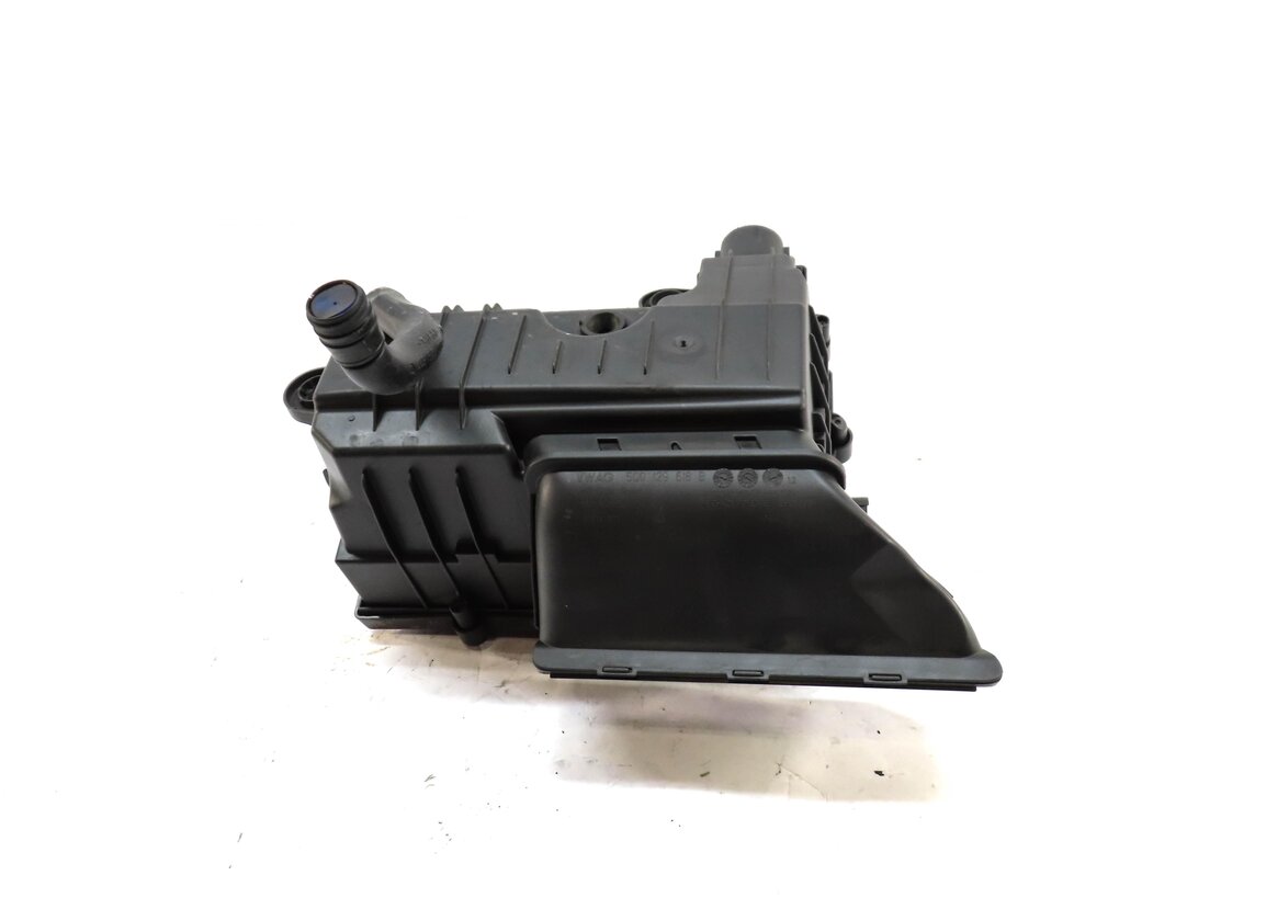 Thumbnail 3: 2015 AUDI A3 (8V) 2.0L TURBO CNTC ENGINE AIR CLEANER FILTER HOUSING BOX
