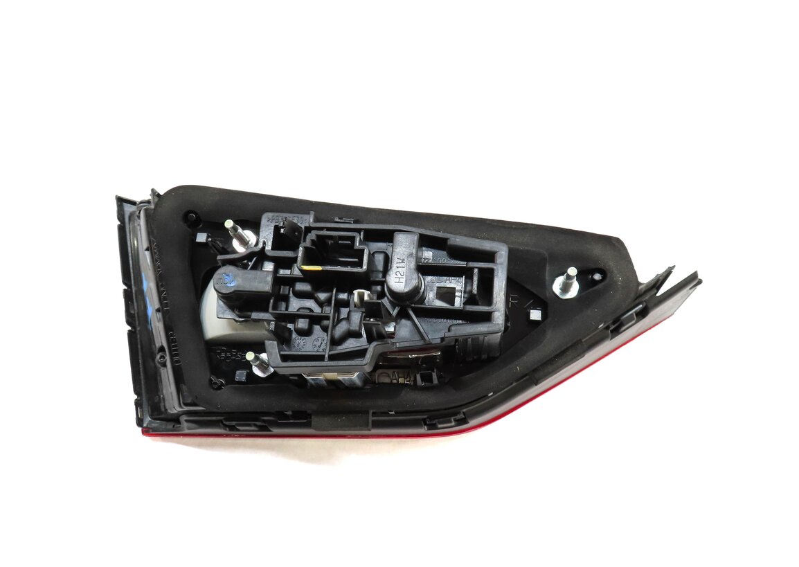 Thumbnail 3: 2015-2016 AUDI A3 S3 (8V) SEDAN CONVERTIBLE RIGHT INNER LED TAILLIGHT LIGHT LAMP