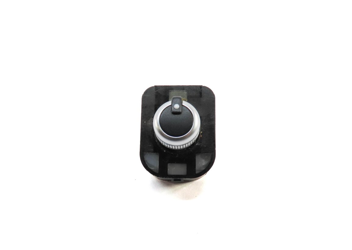 Thumbnail 2: 2015 AUDI A3 (8V) FRONT LEFT DRIVER DOOR MIRROR ADJUSTMENT ADJUST SWITCH