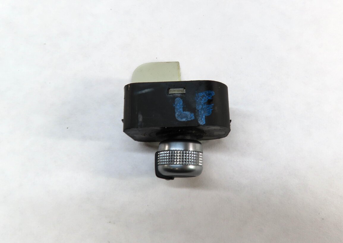 Thumbnail 3: 2015 AUDI A3 (8V) FRONT LEFT DRIVER DOOR MIRROR ADJUSTMENT ADJUST SWITCH