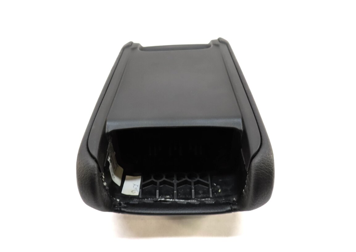 Thumbnail 5: 2015-2018 AUDI A3 S3 (8V 8VF) FRONT CENTER CONSOLE ARMREST LID (BLACK)