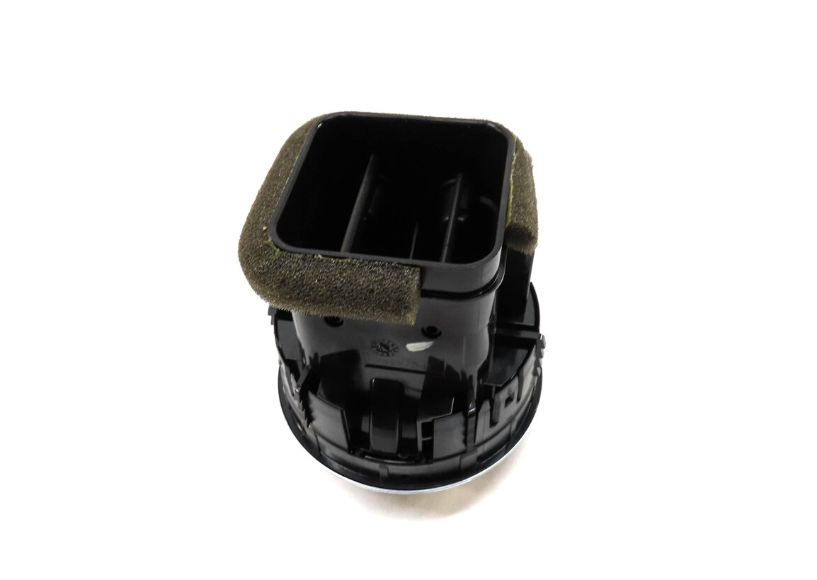 Thumbnail 4: 2015 AUDI A3 8V FRONT DASH HVAC A/C HEATER AIR VENT (BLACK & SILVER) 8V0820901C