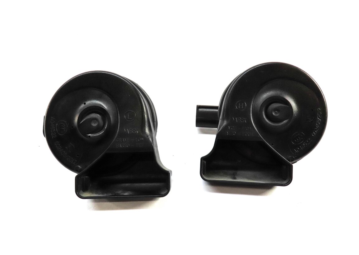 Thumbnail 2: 2013-2016 AUDI A3 (8V) HIGH & LOW TONE NOTE SIGNAL SAFETY HORN SET