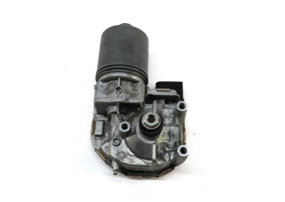 Thumbnail 3: 2015-2018 AUDI A3 S3 RS3 (8V) SEDAN / CONVERTIBLE - FRONT WINDSHIELD WIPER MOTOR