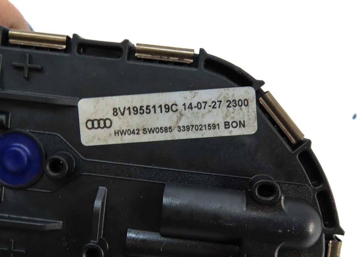 Thumbnail 5: 2015-2018 AUDI A3 S3 RS3 (8V) SEDAN / CONVERTIBLE - FRONT WINDSHIELD WIPER MOTOR