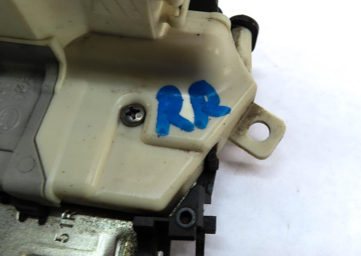 Thumbnail 5: 10-18 AUDI A3 A4 A8 Q3 Q5 S3 S4 SQ5 S8 (B8 D4 4H 8K 8R 8V) RIGHT REAR DOOR LATCH
