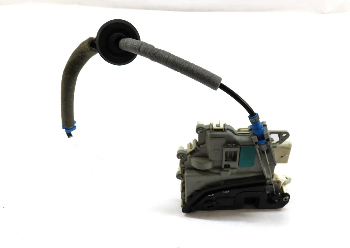 Thumbnail 2: 10-20 VW PORSCHE AUDI A3 A4 A8 S3 S4 Q5 MACAN PANAMERA - LEFT REAR DOOR LATCH