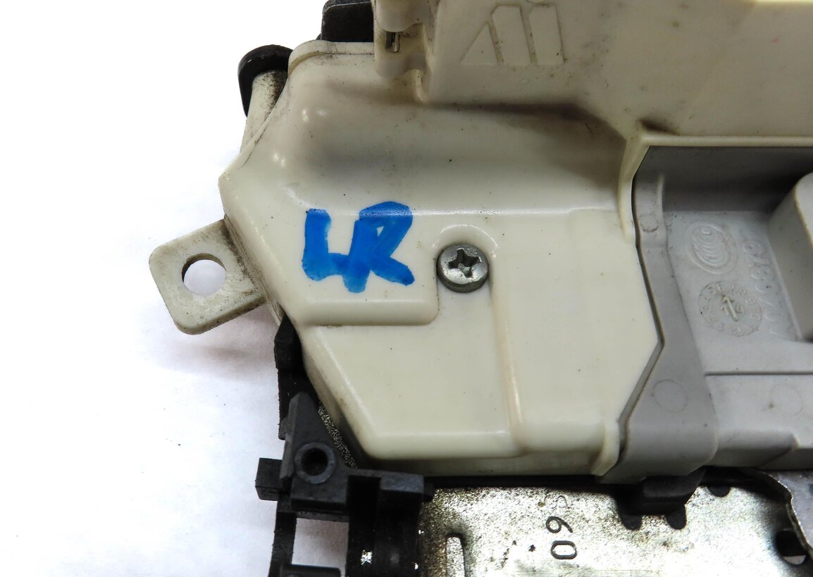Thumbnail 4: 10-20 VW PORSCHE AUDI A3 A4 A8 S3 S4 Q5 MACAN PANAMERA - LEFT REAR DOOR LATCH